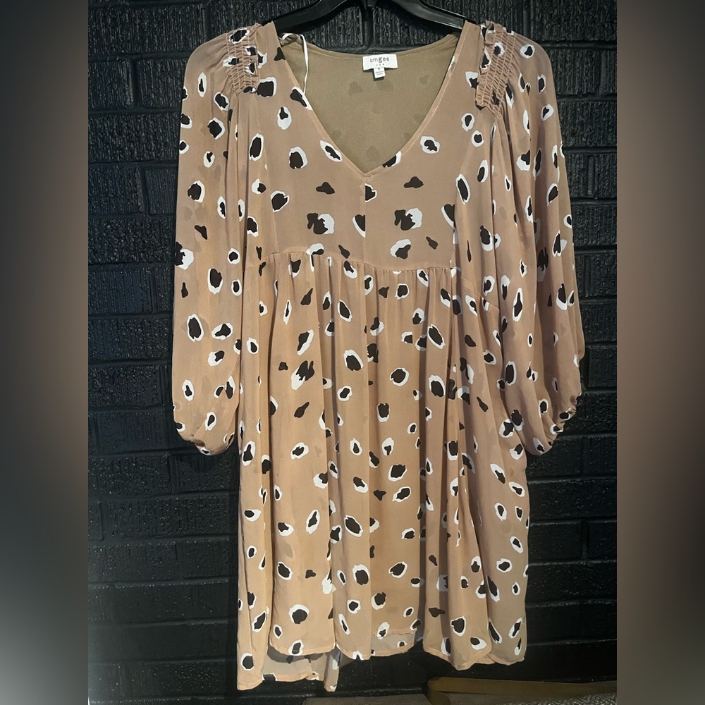 Umgee Tan and Black Polka Dot Blouse
